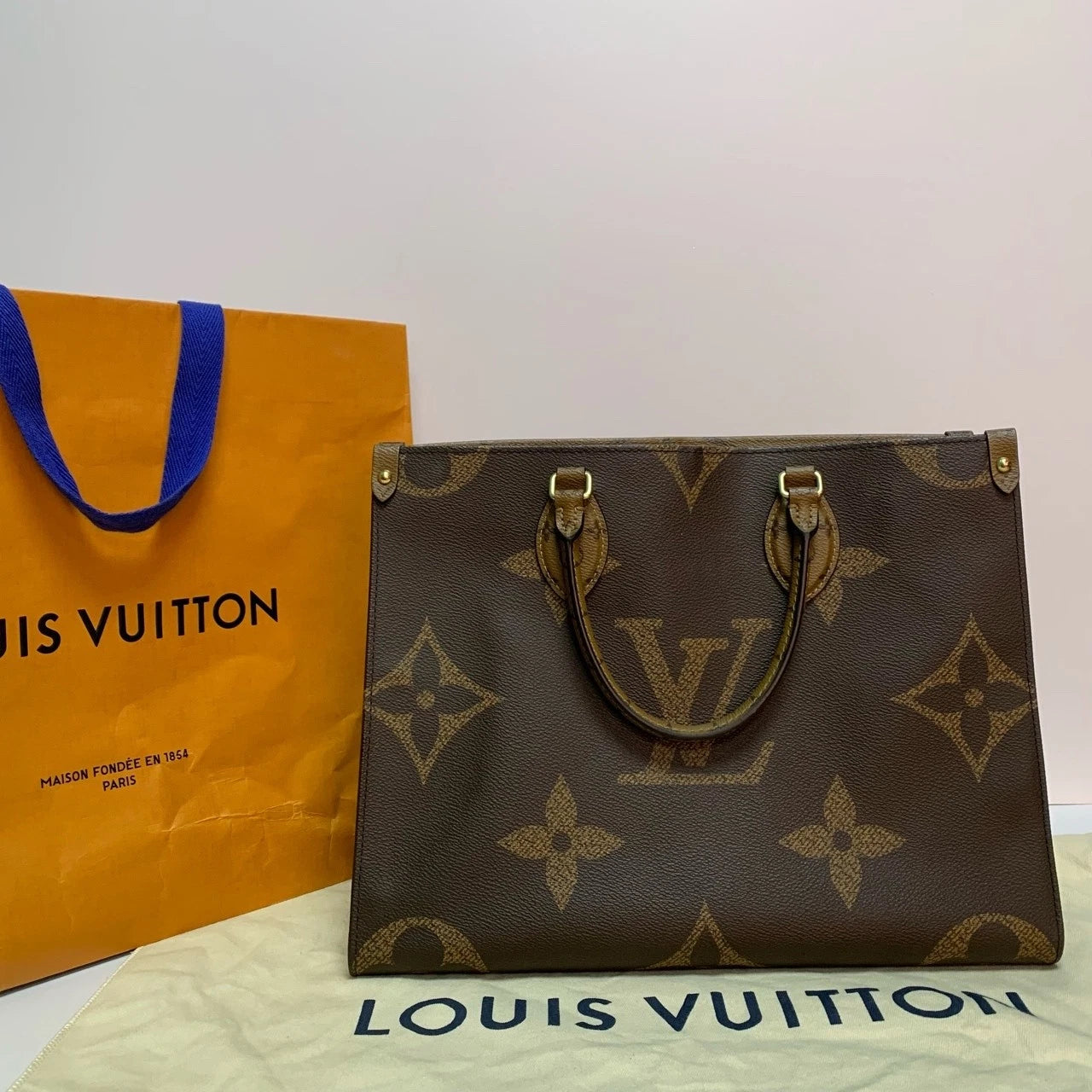 Louis Vuitton Onthego Medium Canvas Printed Tote Handbag For Women