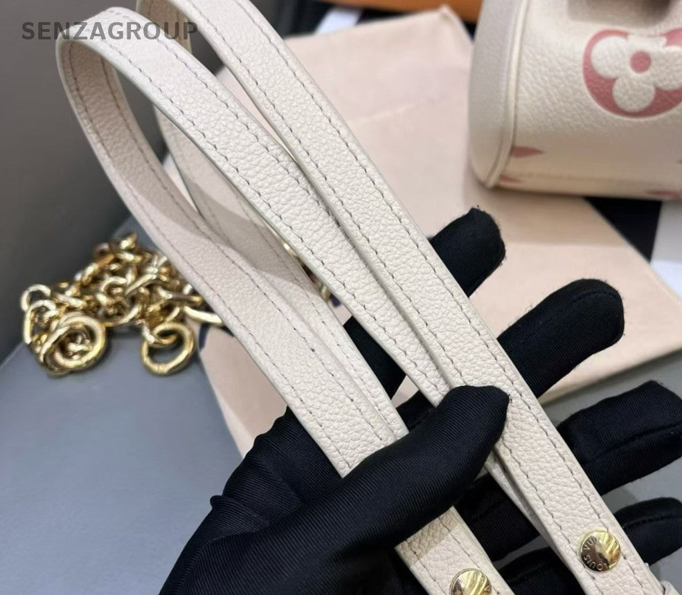 Louis Vuitton Favorite Monogram Chain Shoulder Bag White Gold Women Classic