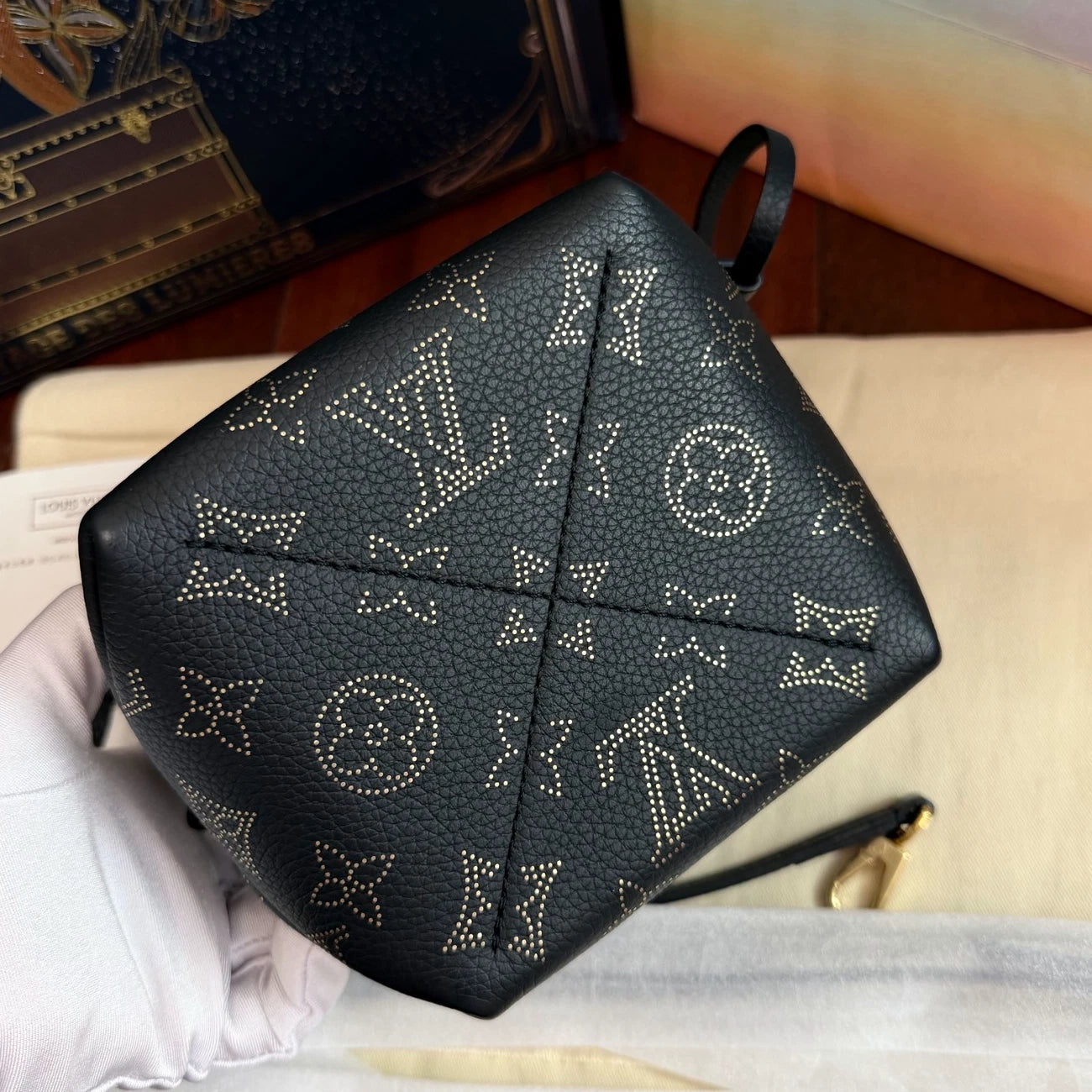 Louis Vuitton Bella Pico Mini Bucket Chain Shoulder Bag Crossbody Classic Women