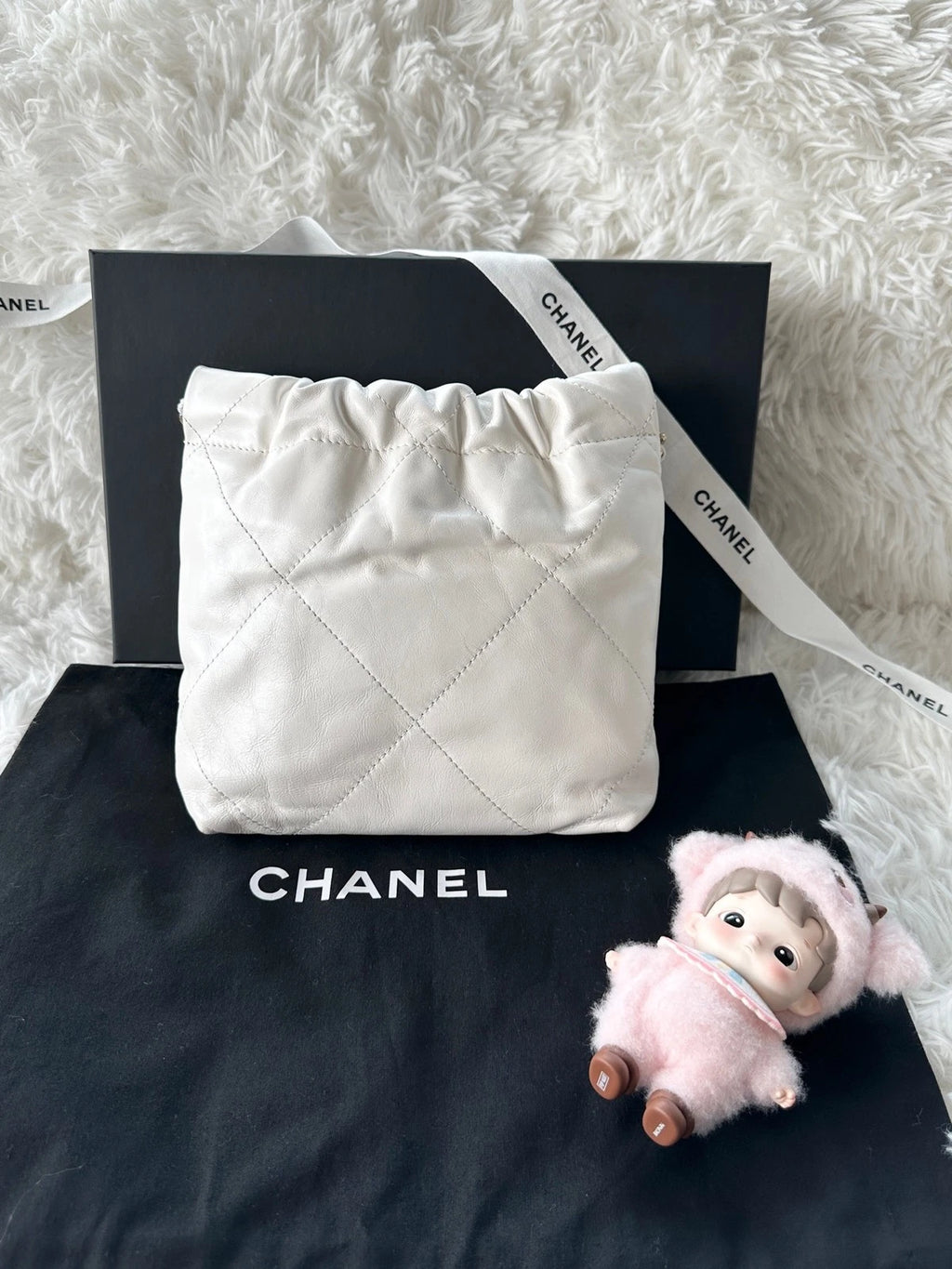 CHANEL 22Bag Mini White Calfskin Tote Handbag For Women