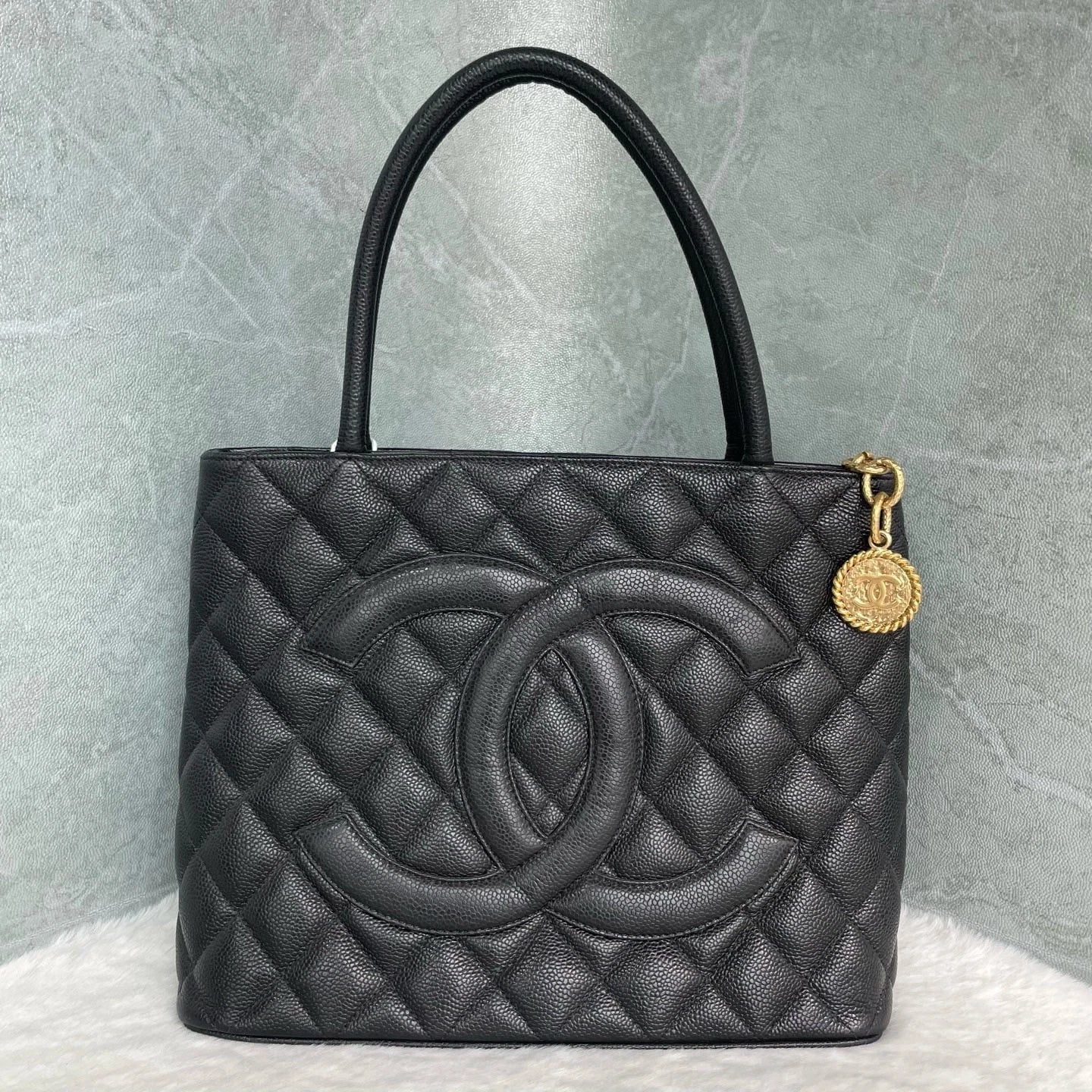 Chanel Hilton Black Caviar Leather Tote Handbag Shoulder Bag Gold Hardware