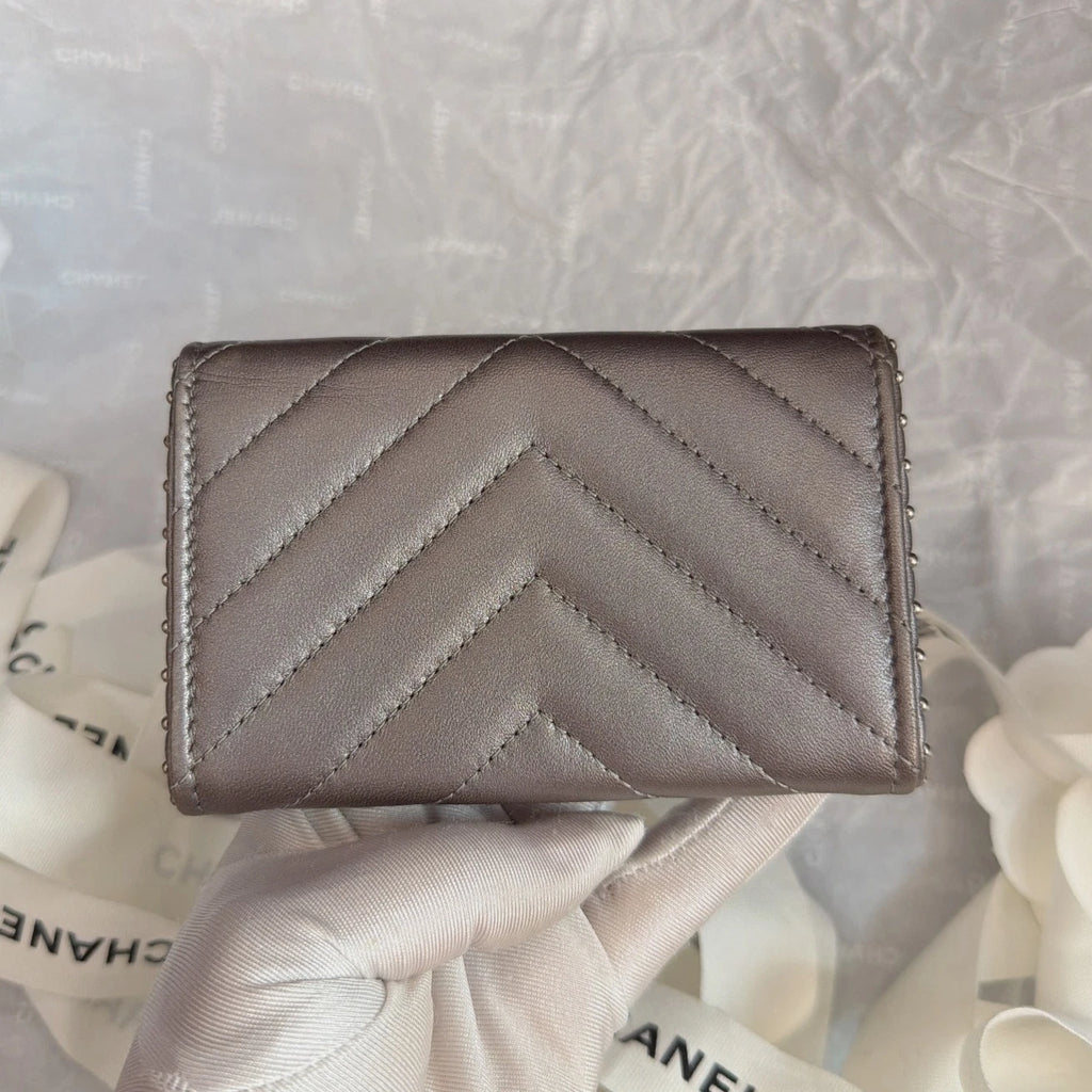 Excellent Chanel Short Wallet Grey Card Holder Silver Hardware