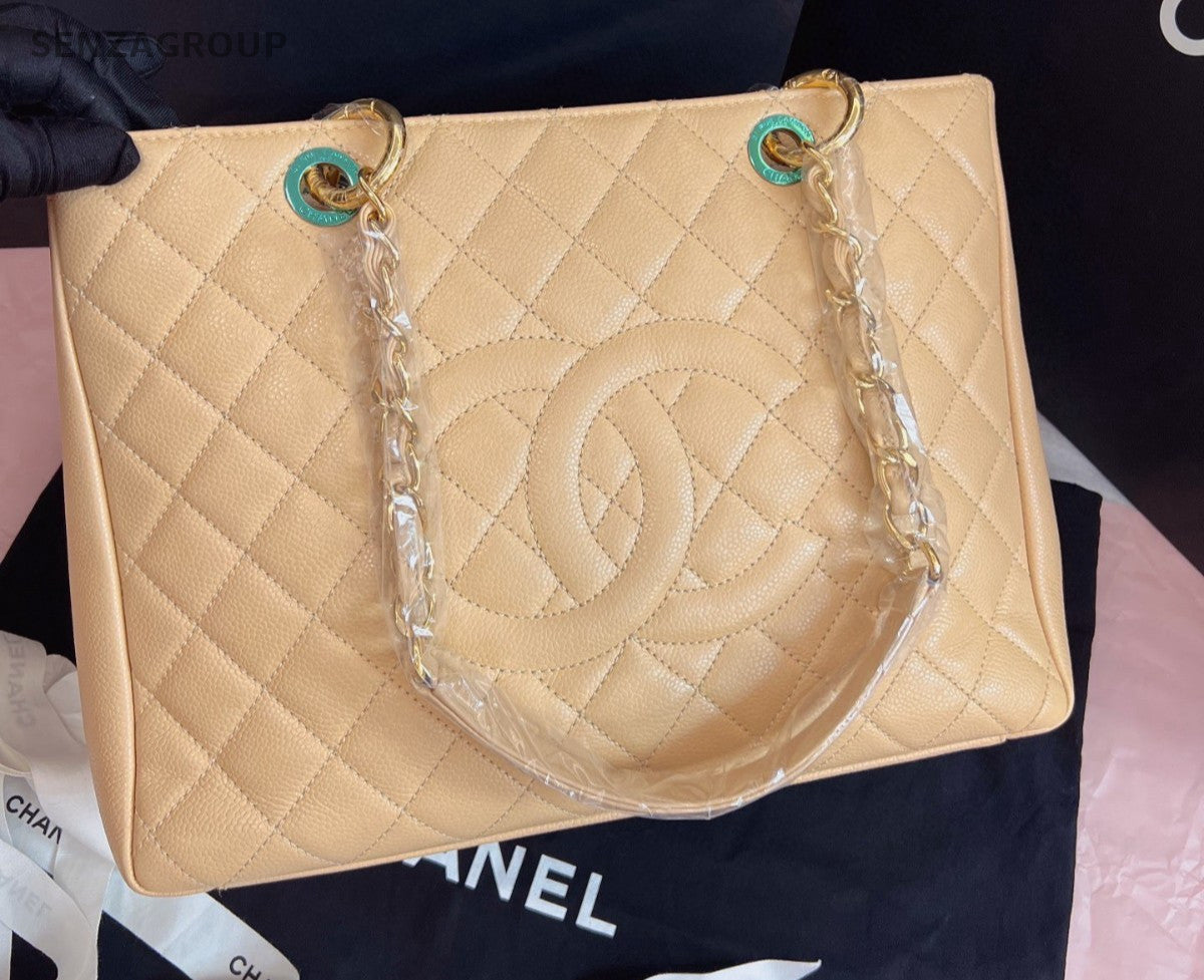 CHANEL GST beige Calfskin Chain Shoulder Handbag Women Good Condition