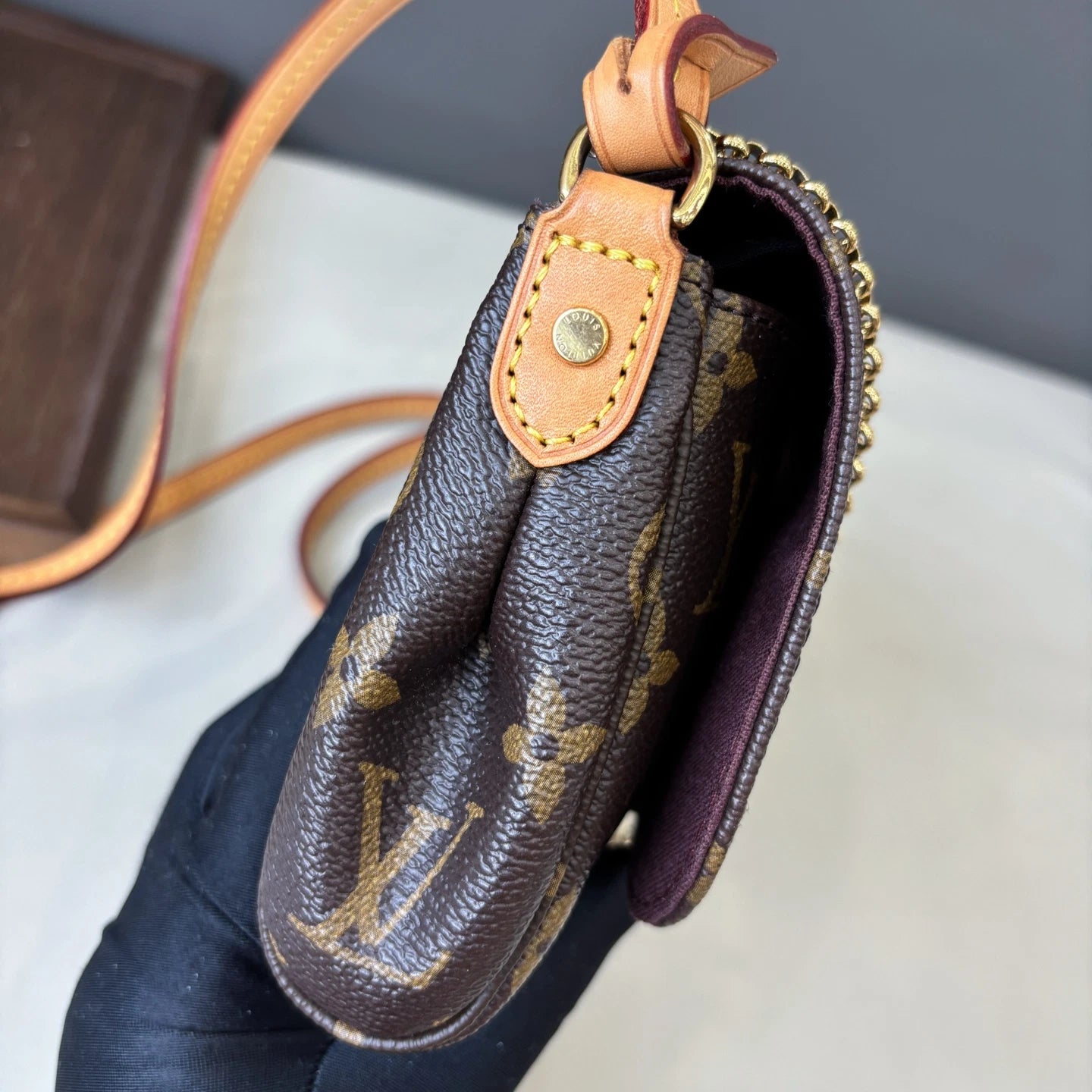 Louis Vuitton Favorite Monogram Canvas Gold Crossbody Handbag Excellent
