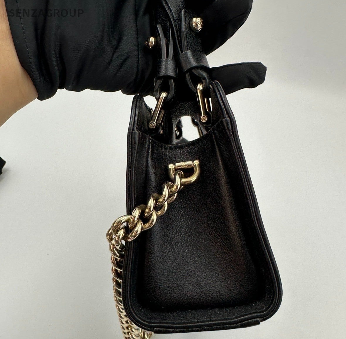 Chanel Diamond Chain Shoulder Crossbody Top Handle Bag Black Gold Women Classic