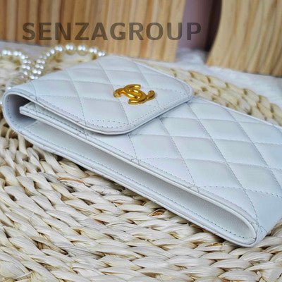 Chanel White Pearl Chain Shoulder Bag Quilted Gold Hardware