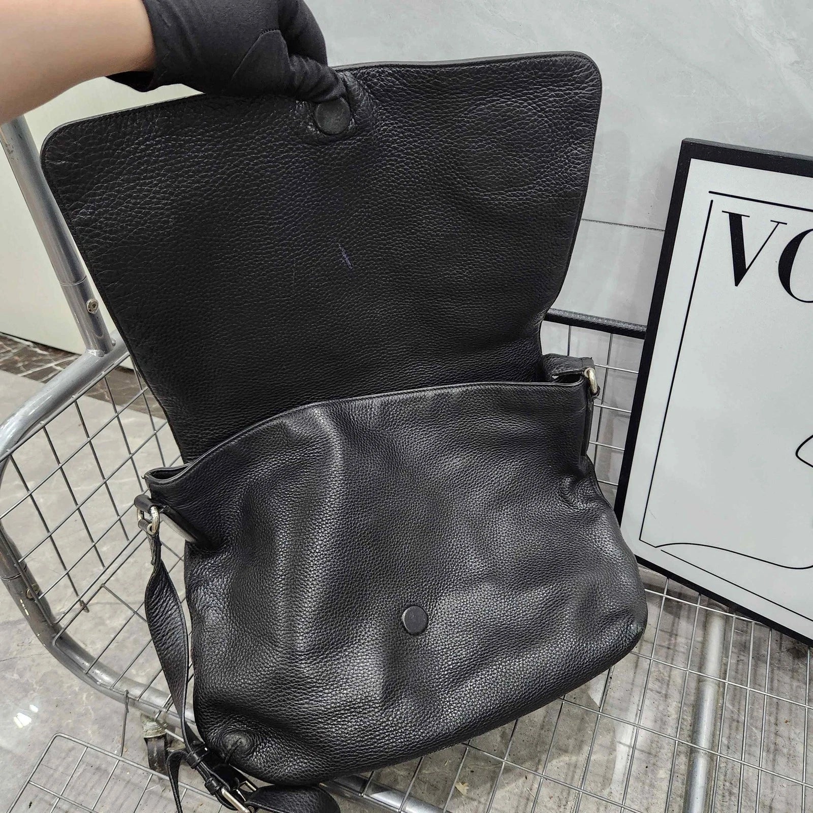 GUCCI Black Flap Messenger Shoulder Crossbody For Women