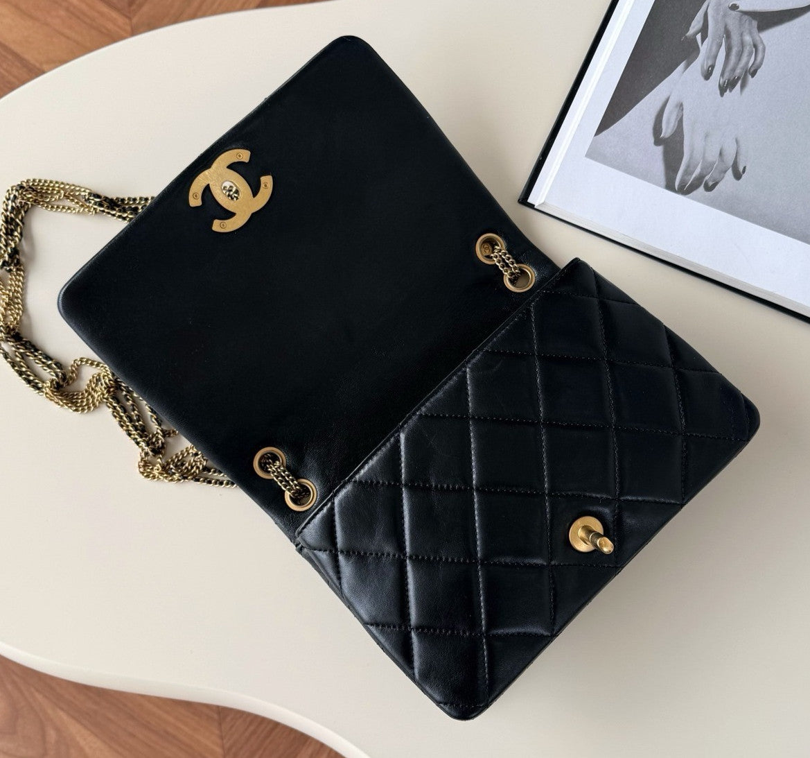 Chanel Diamond Chain 2Way Shoulder Crossbody Black Gold Women Classic Fashion