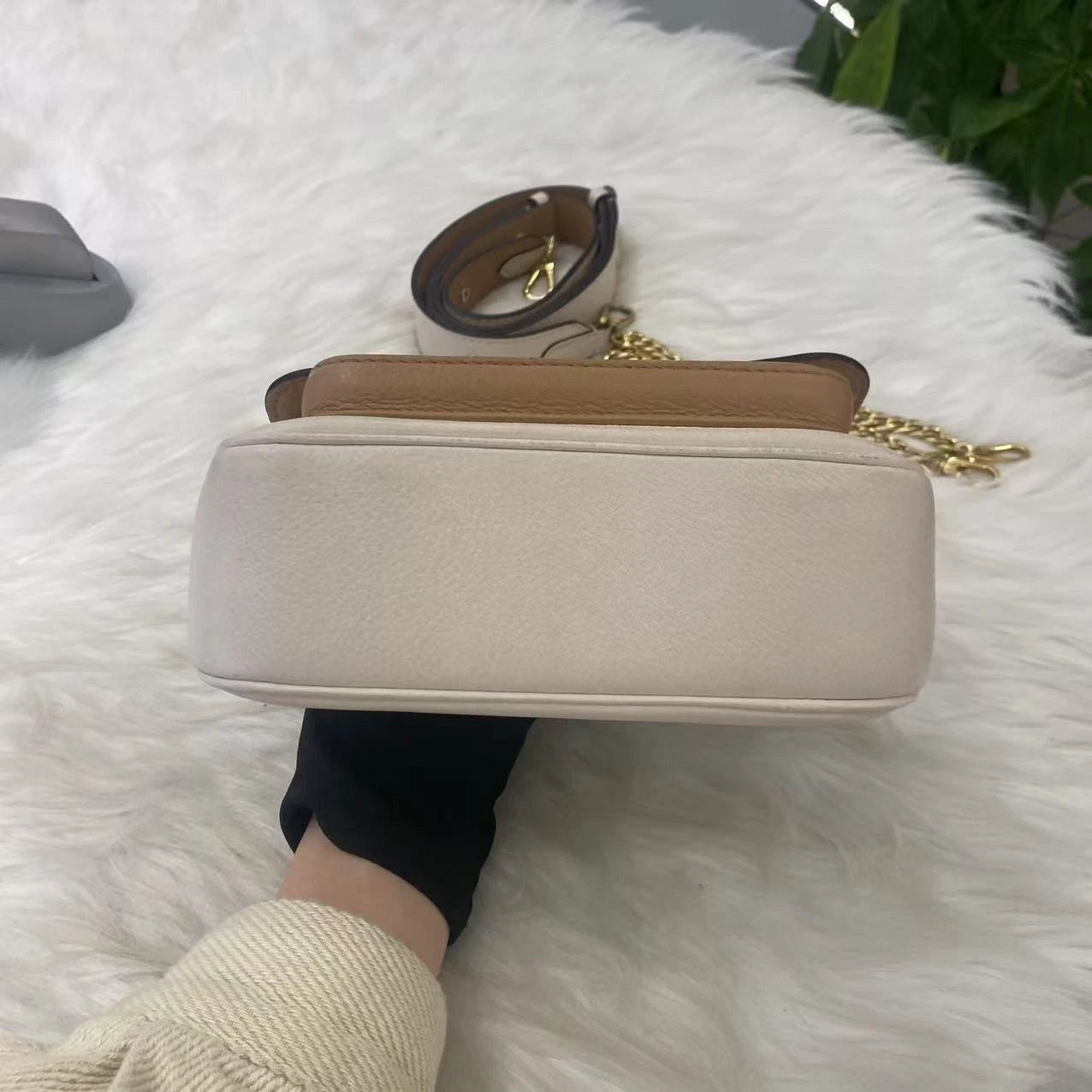 Louis Vuitton Lockme Tender Calfskin Chain Crossbody Bag - White Gold