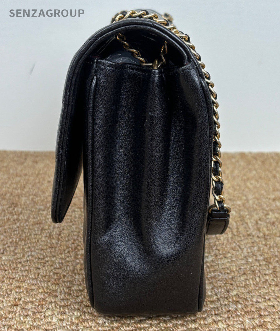 Chanel CC Logo Chain Shoulder Bag Black Gold Women Classic Fashion