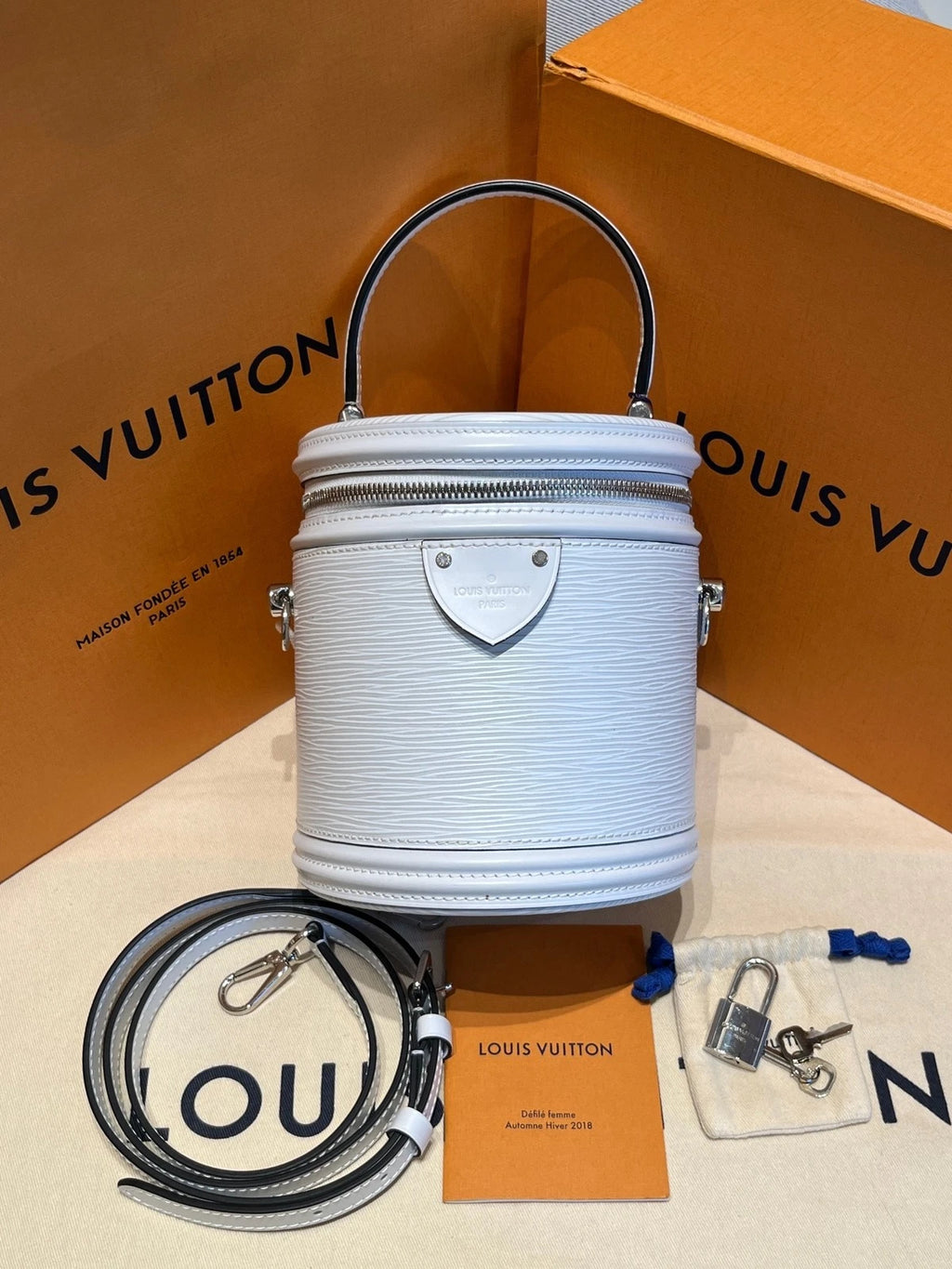 Louis Vuitton White Epi Leather Bucket Bag For Women