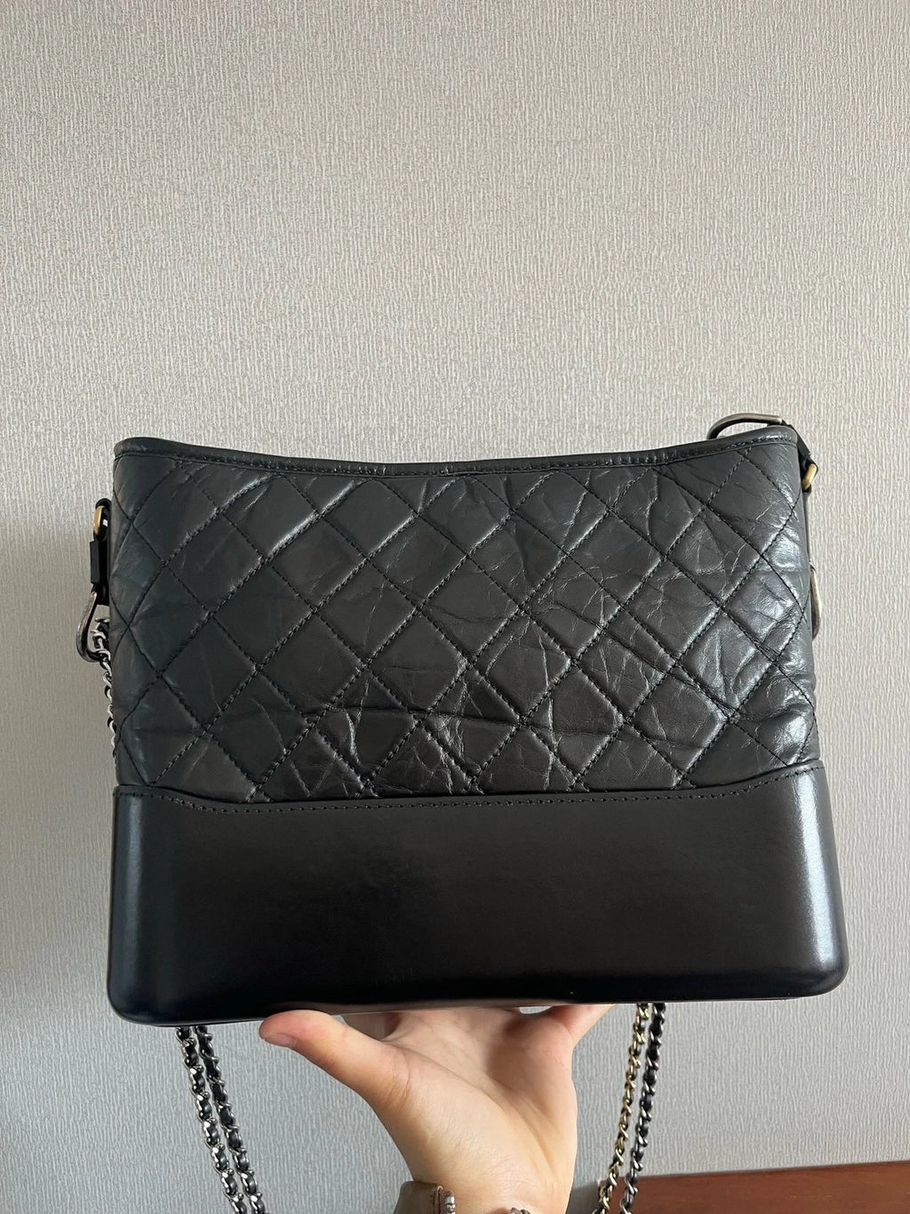 Chanel Gabrielle Medium Hobo Crossbody Shoulder Bag Black Gold Quilted Calfskin
