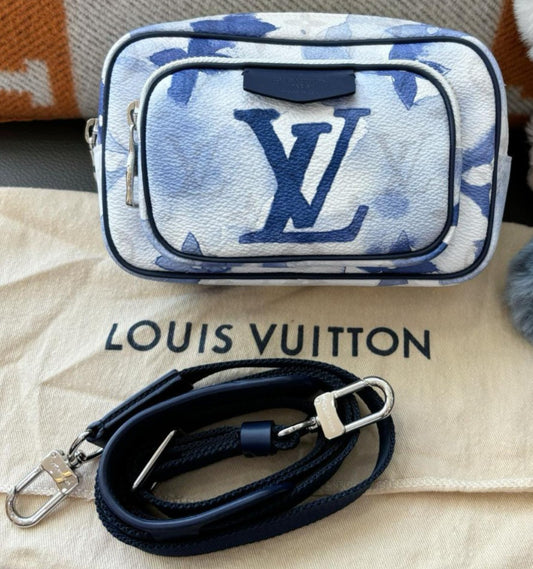 Louis Vuitton Summer Edition Camera bag Crossbody Almost Brand NEW Chip Version
