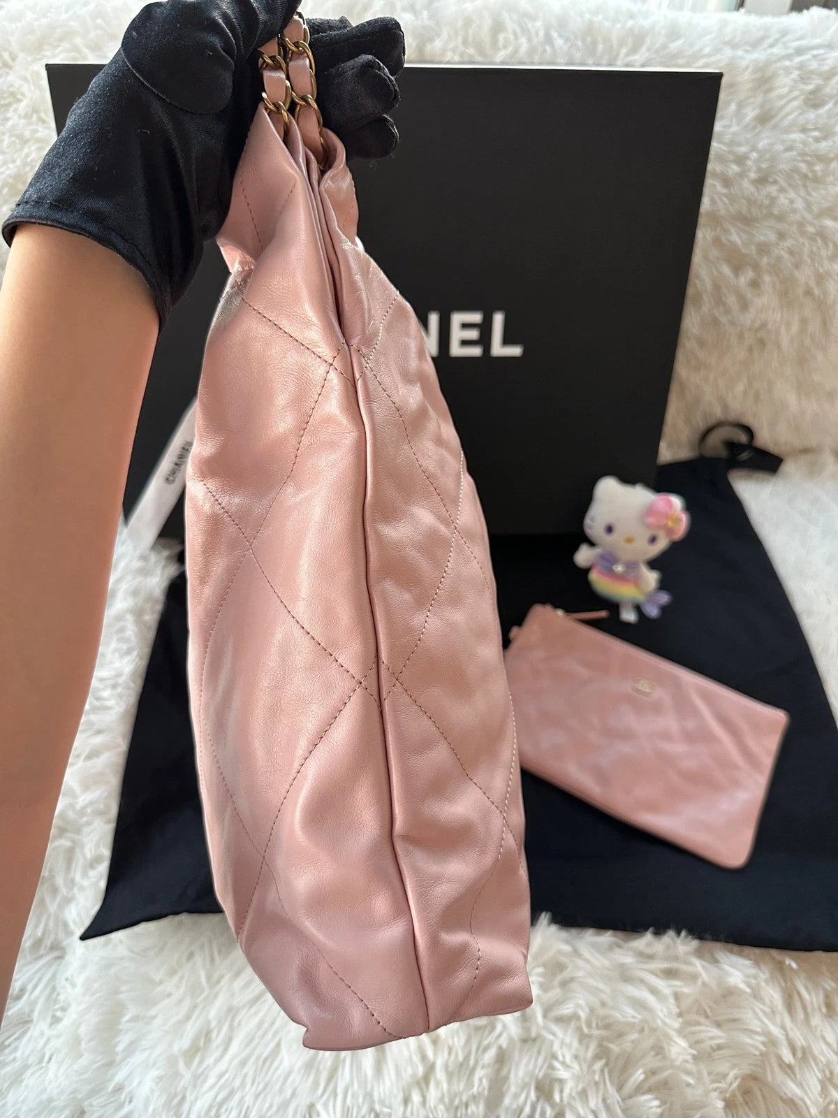 CHANEL 22Bag Medium Sakura Pink Shoulder Handbag For Women