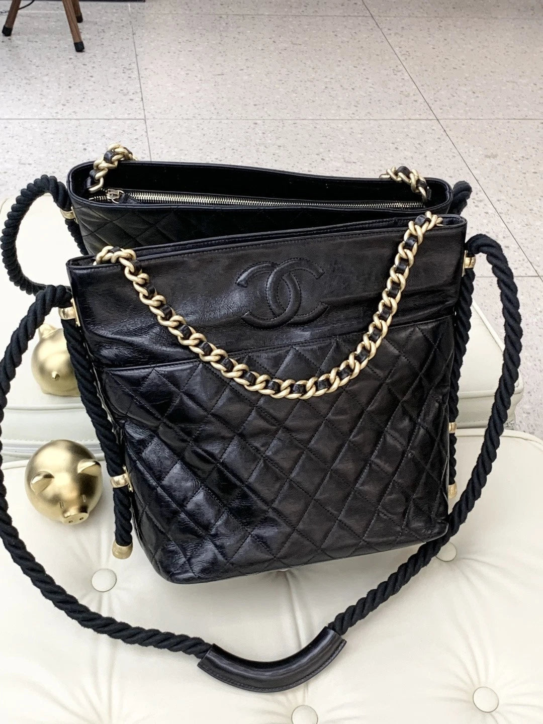 Chanel Calfskin Chain Diamond Shoulder Bag Crossbody Black Gold Women Classic S