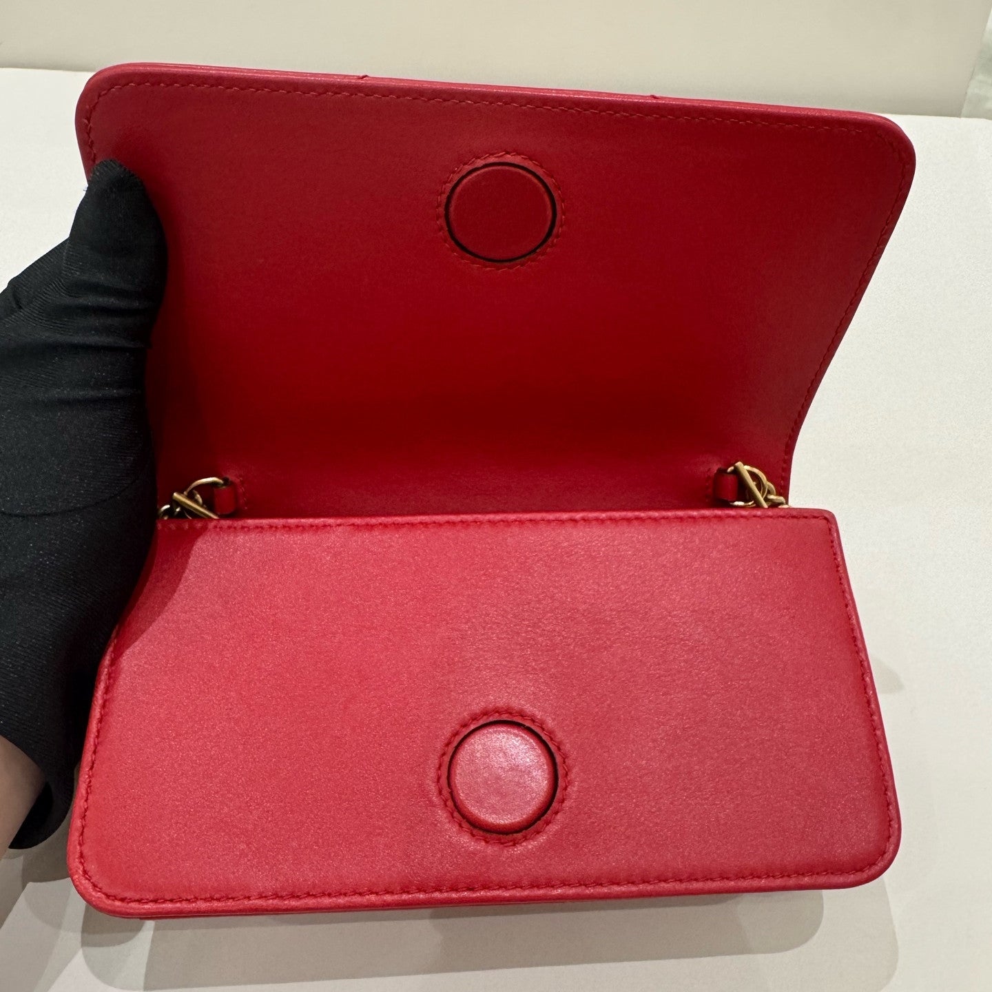 Gucci Chain WOC Shoulder Crossbody Bag Red Gold Buckle Classic Fashion Women
