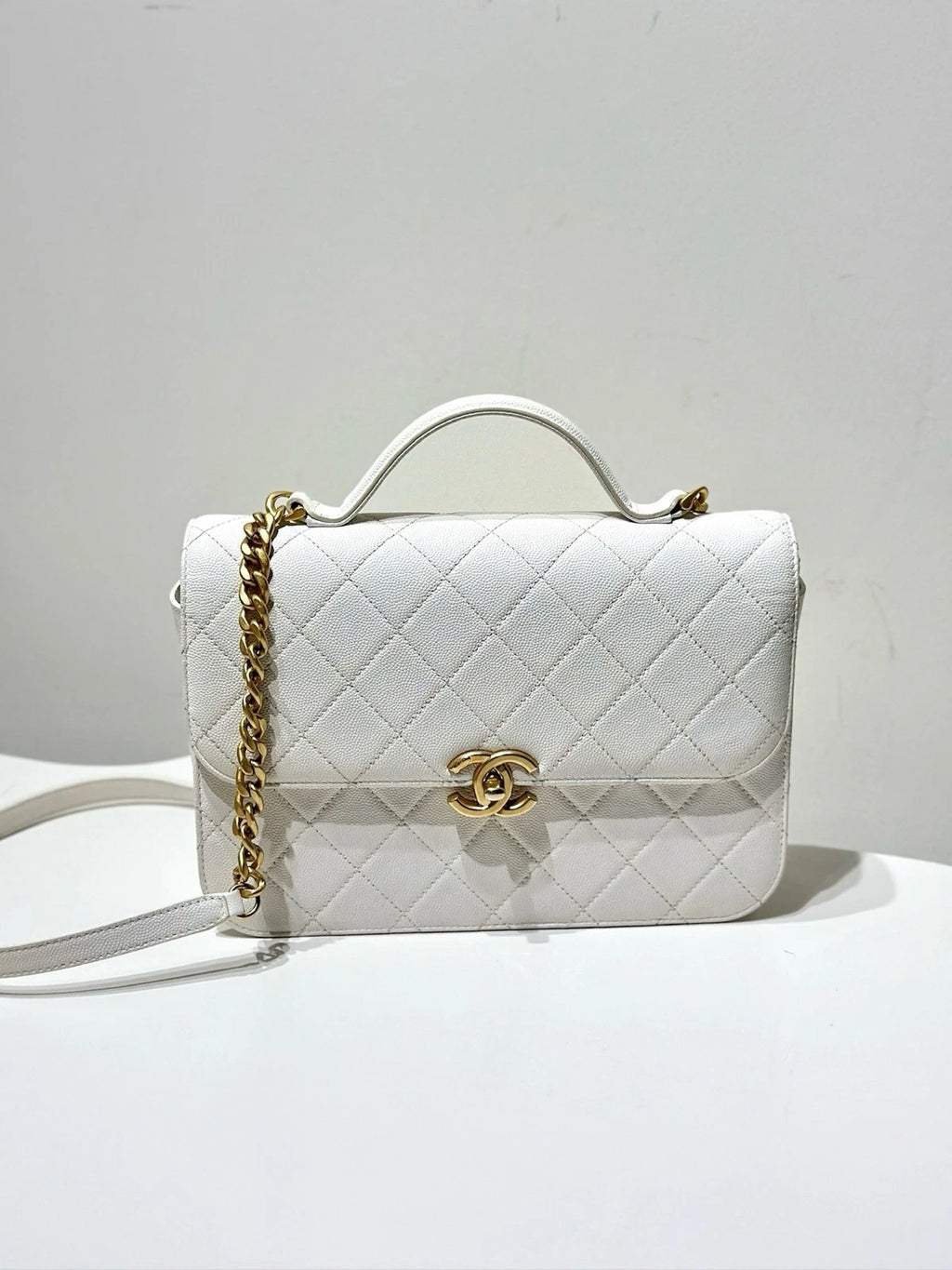 CHANEL Women White Leather Gold Hardware Messenger Bag
