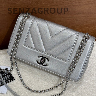 Chanel V-Quilted Chain Shoulder Crossbody Bag Silver Classic Women