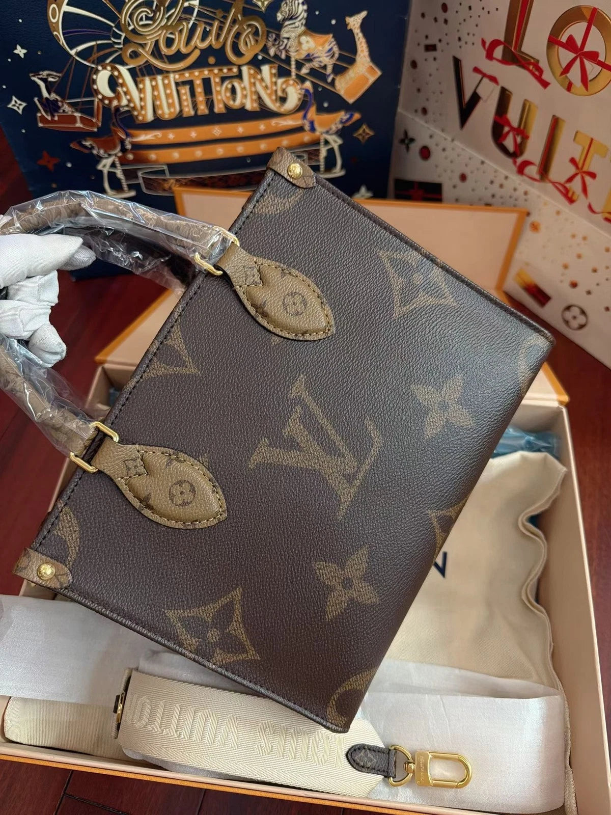 Louis Vuitton OnTheGo PM Tote Top Handle Crossbody Brown Gold Classic Women