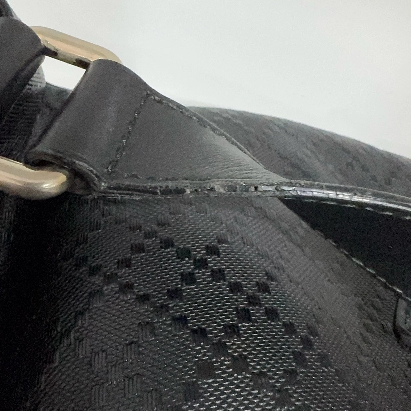 GUCCI Black Embossed Leather Messenger Shoulder Crossbody Bag For Women