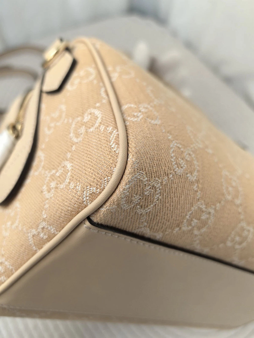 Excellent Gucci Boston Monogram Top Handle Crossbody Bag Beige Silver Hardware