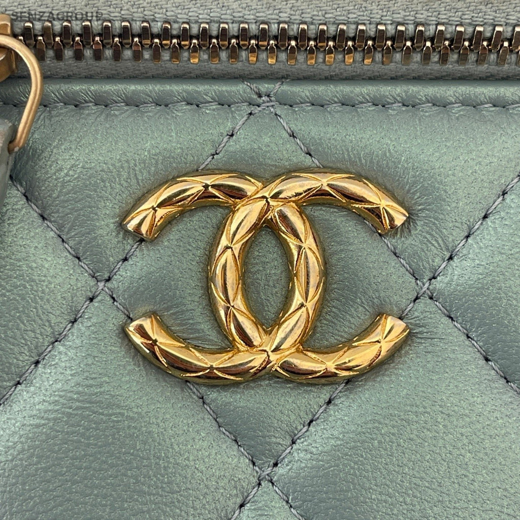 Chanel Lambskin Chain Diamond Crossbody Green Gold Used Women Classic Fashion