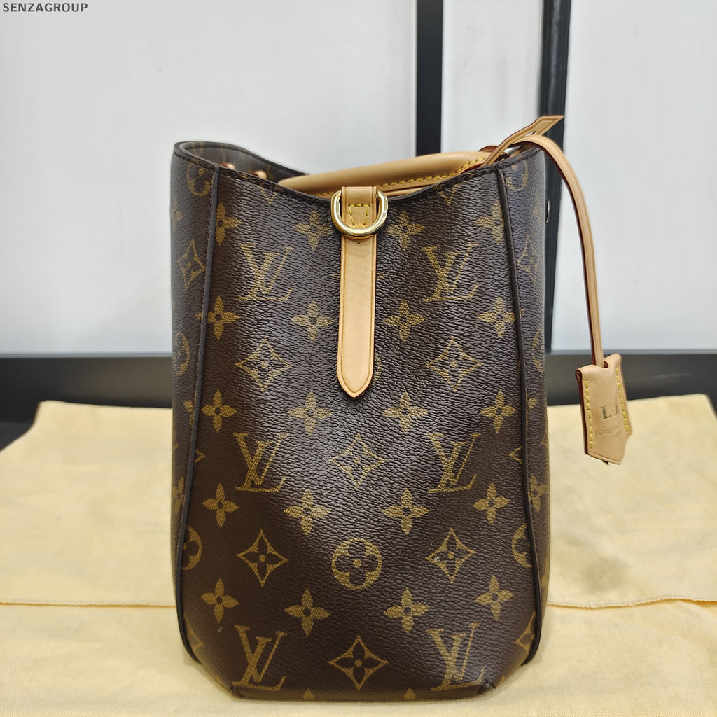 Louis Vuitton Monogram Montaigne Handbag - Classic Women's Tote