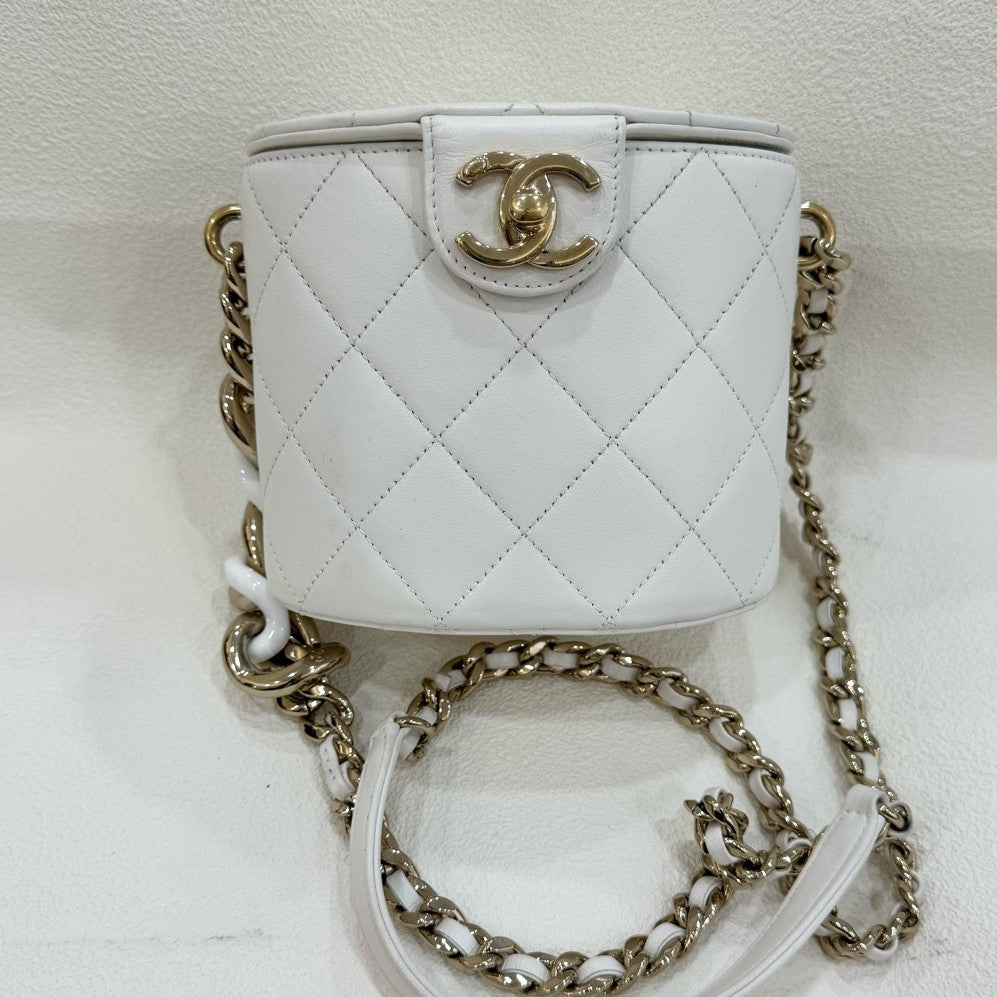 Chanel Quilted Chain Bucket Bag Shoulder Crossbody White Gold Women Fashion