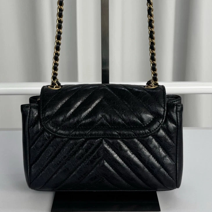 Chanel Calfskin Chevron Chain Shoulder Crossbody Black Gold Used Women Classic