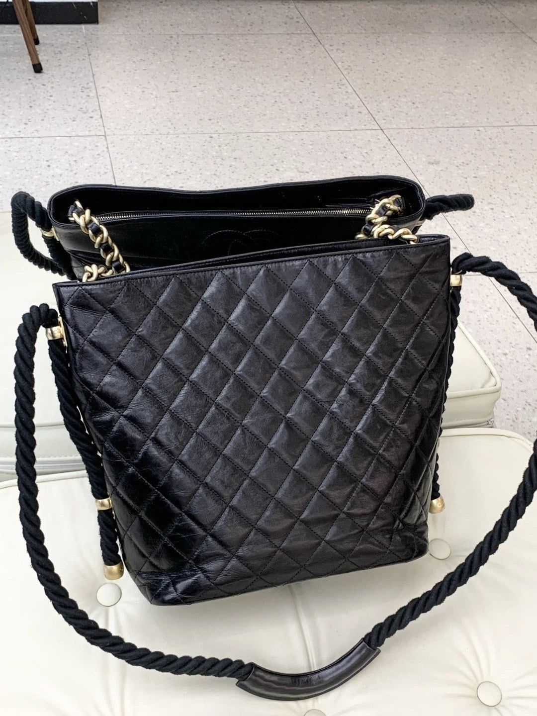 Chanel Calfskin Chain Diamond Shoulder Bag Crossbody Black Gold Women Classic S