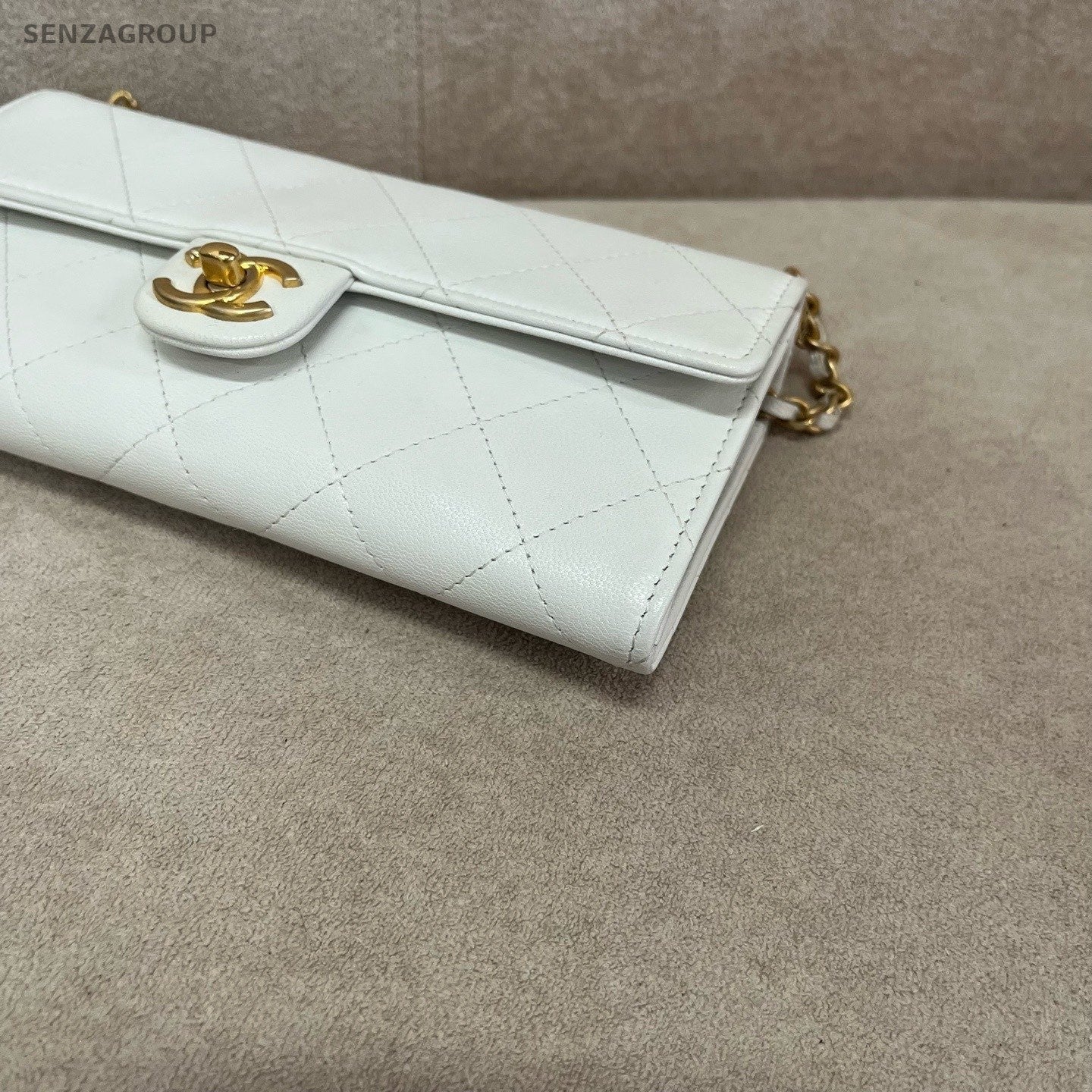 CHANEL Woc Pearl Limited Edition Chain Shoulder bag Crossbody White Gold Women