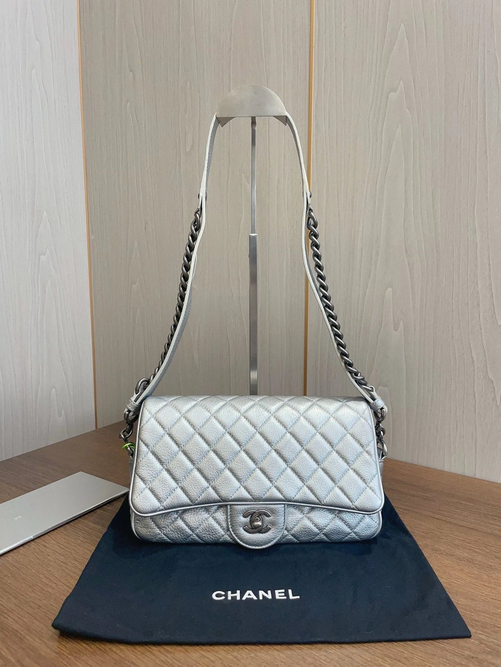 Chanel Easy Flag Classic Flap Calfskin Silver Chain Shoulder Bag Diamond
