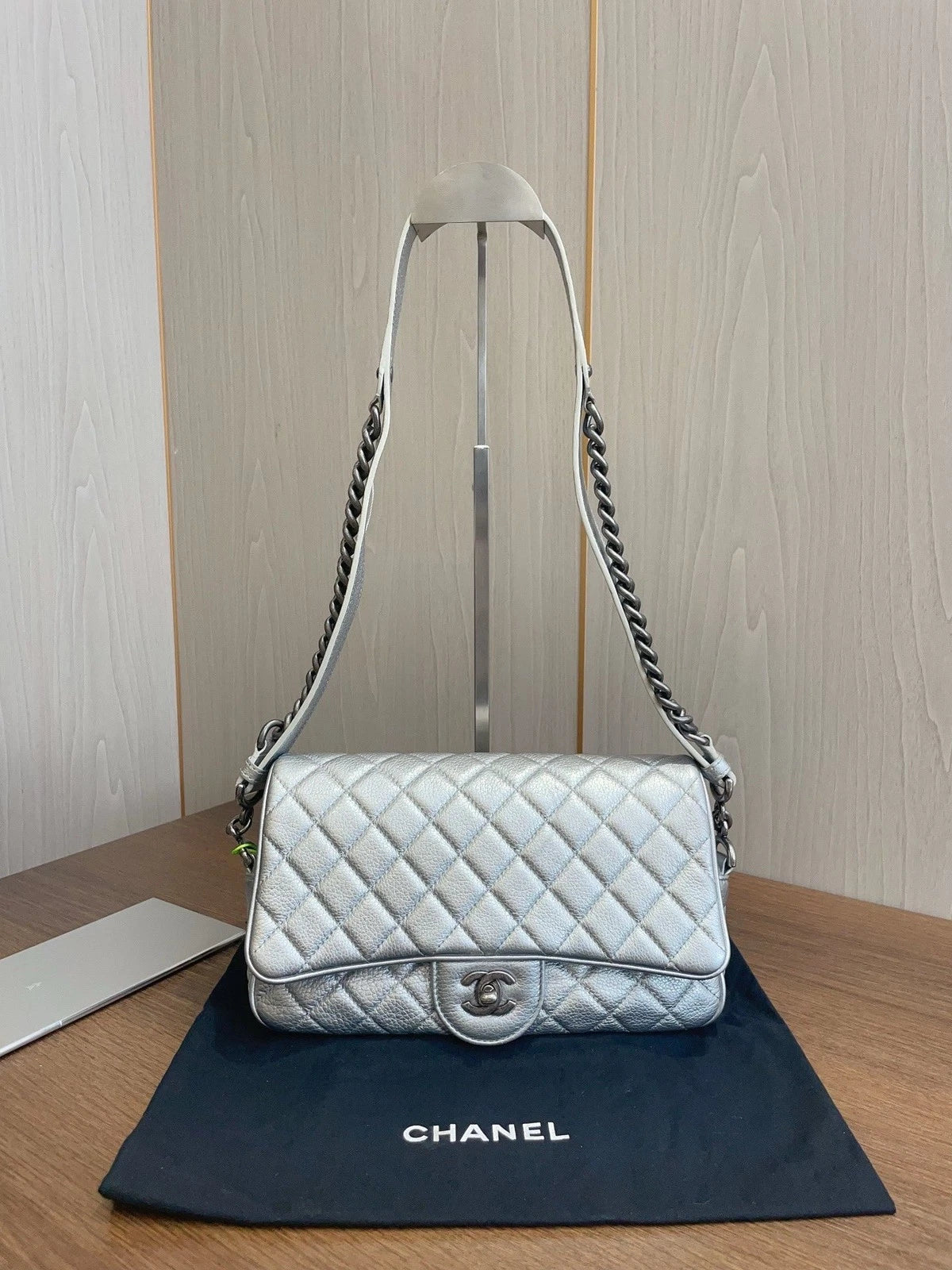 Chanel Easy Flag Classic Flap Calfskin Silver Chain Shoulder Bag Diamond