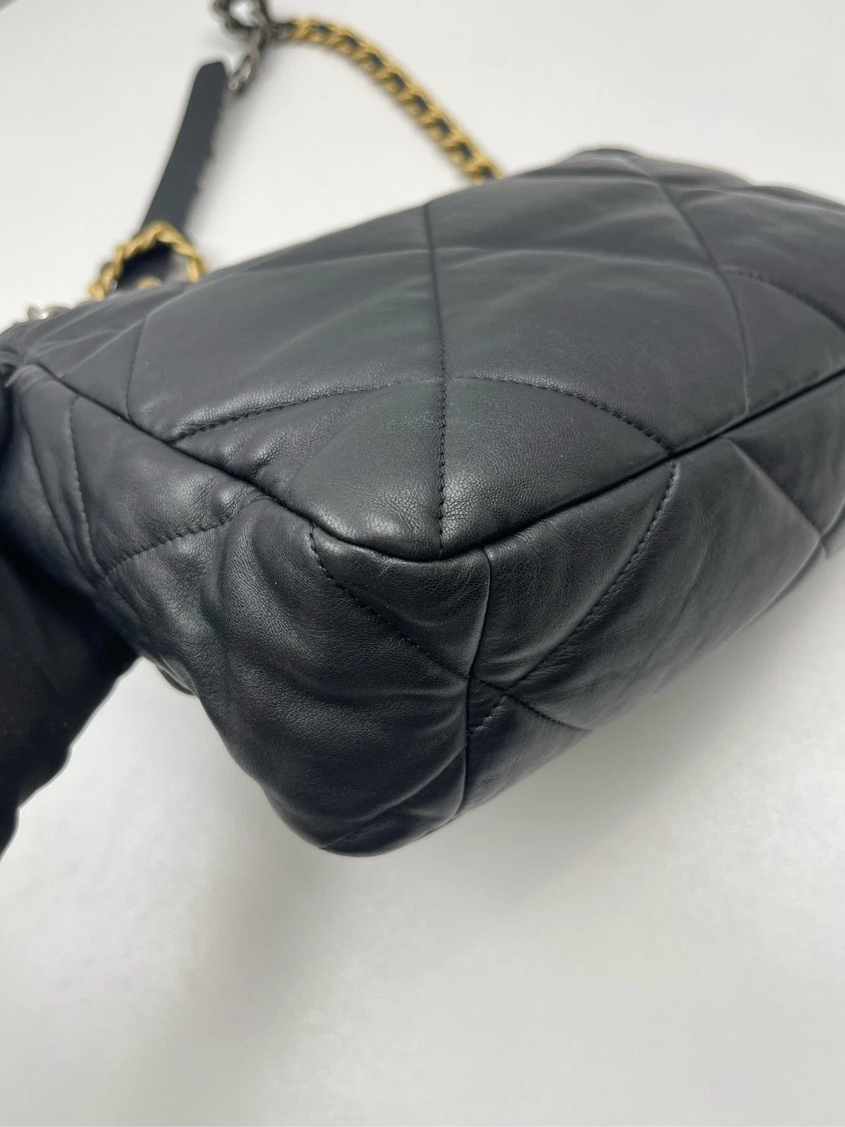 CHANEL 19 Medium Shoulder Bag Leather For Women