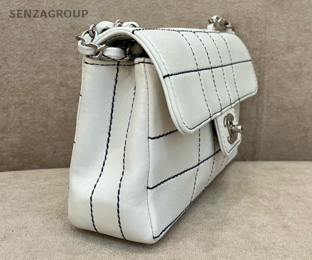 CHANEL External suture line Chain Shoulderbag White Women