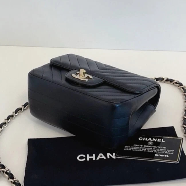 Chanel Classic Flap Chain Shoulder Bag Crossbody Black Gold Chevron Women