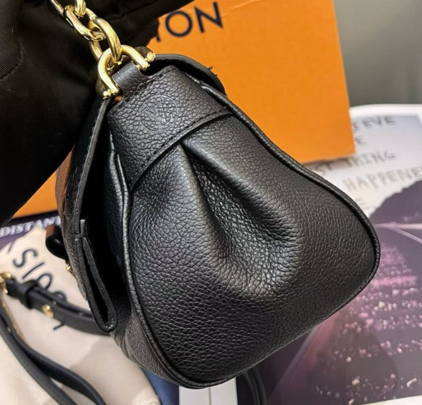 Louis Vuitton Favorite Monogram Chain Shoulder Bag Crossbody Black Gold Women