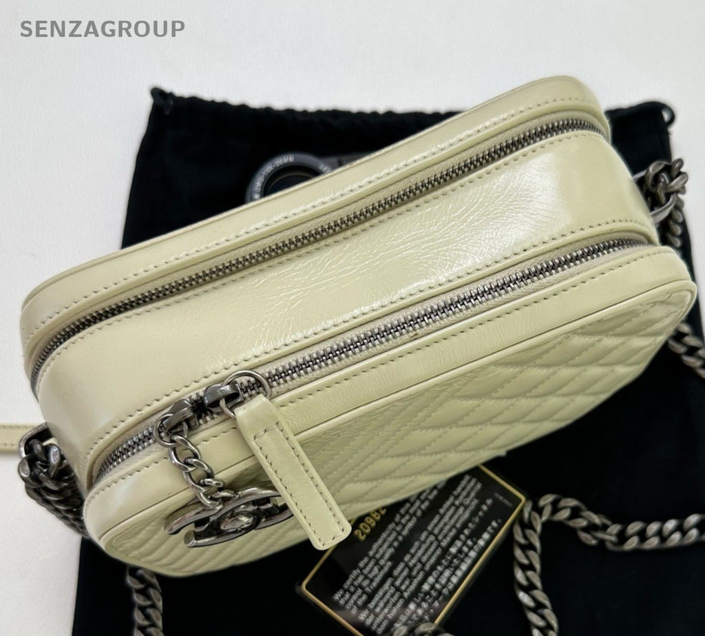 Chanel Diamond Calfskin Chain Shoulder Bag White Silver Used Women Classic