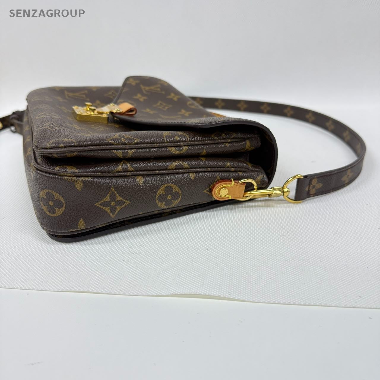 SJ0001 LOUIS VUITTON POCHETTE METIS MESSENGER BAG
