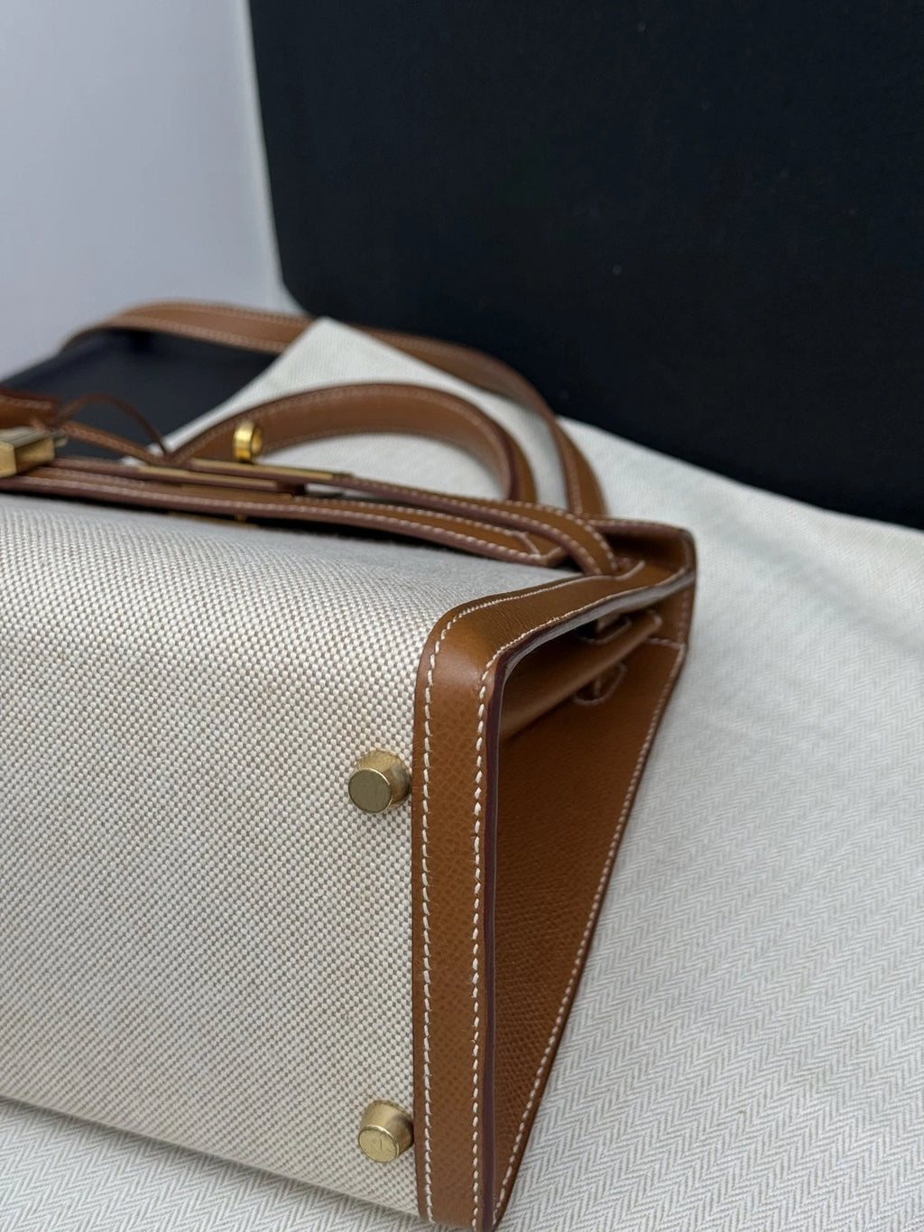 Hermes Kelly28 Canvas Top Handle Bag Crossbody Beige Brown Classic Women