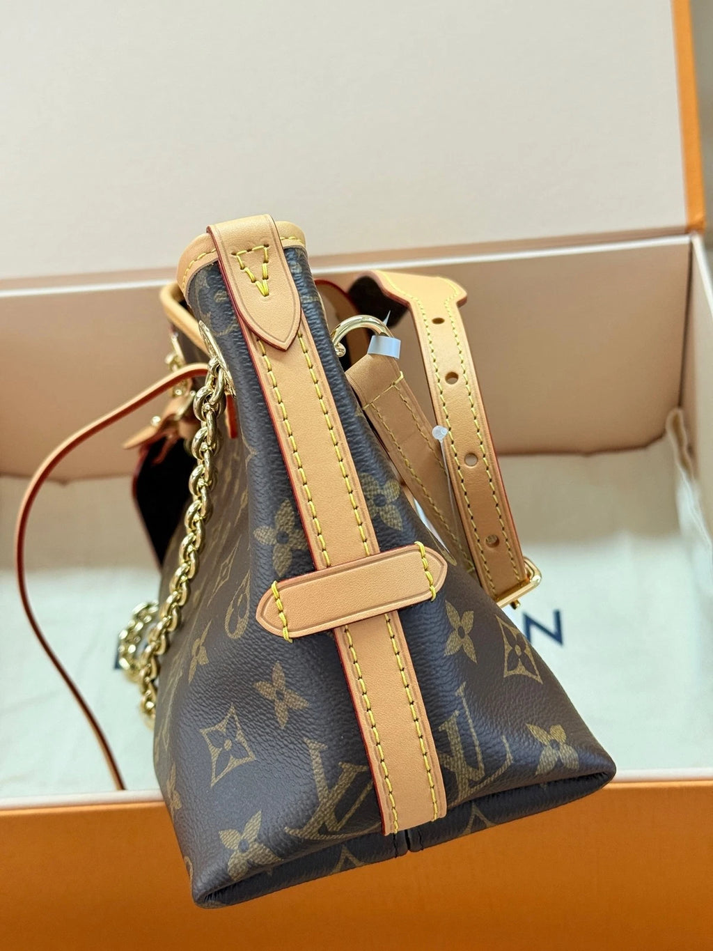 Louis Vuitton Carryall Monogram Canvas Tote Bag Excellent