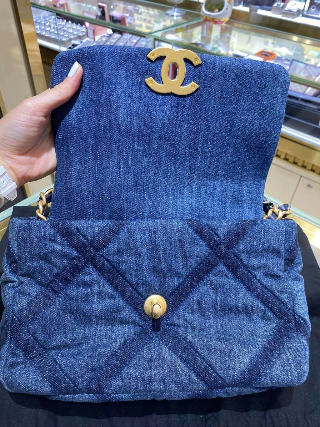 CHANEL Pre-owned 19 Denim Shoulder Bag For Women