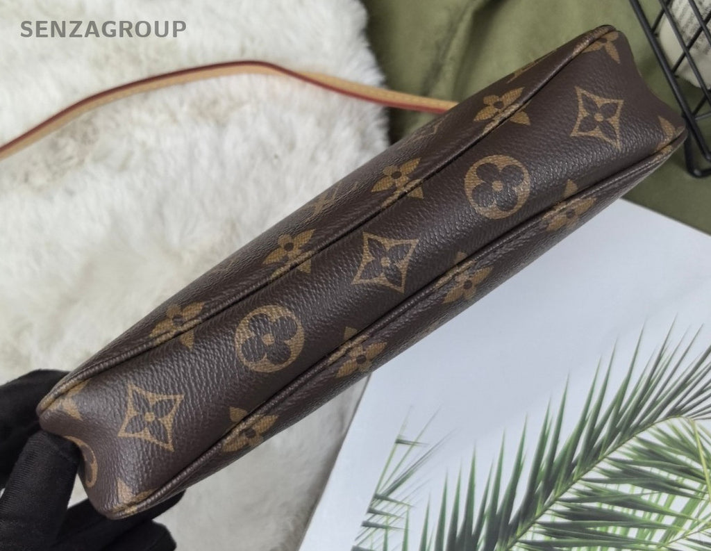 Louis Vuitton Monogram Pochette Accessories Shoulder Handbag Women Handbag
