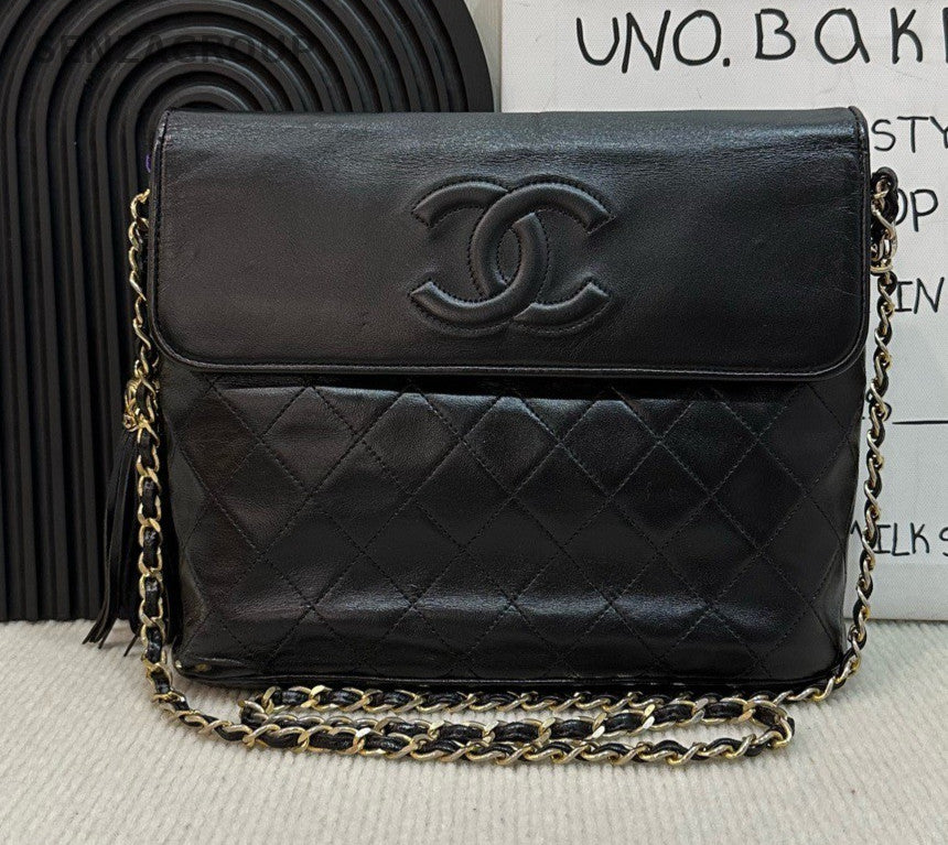 CHANEL Vintage CC Logo Tassel Chain Shoulder bag Black Gold Women Classic