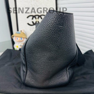 YSL Saint Laurent Black Gold Bea Tote Shoulder Bag Classic Women's