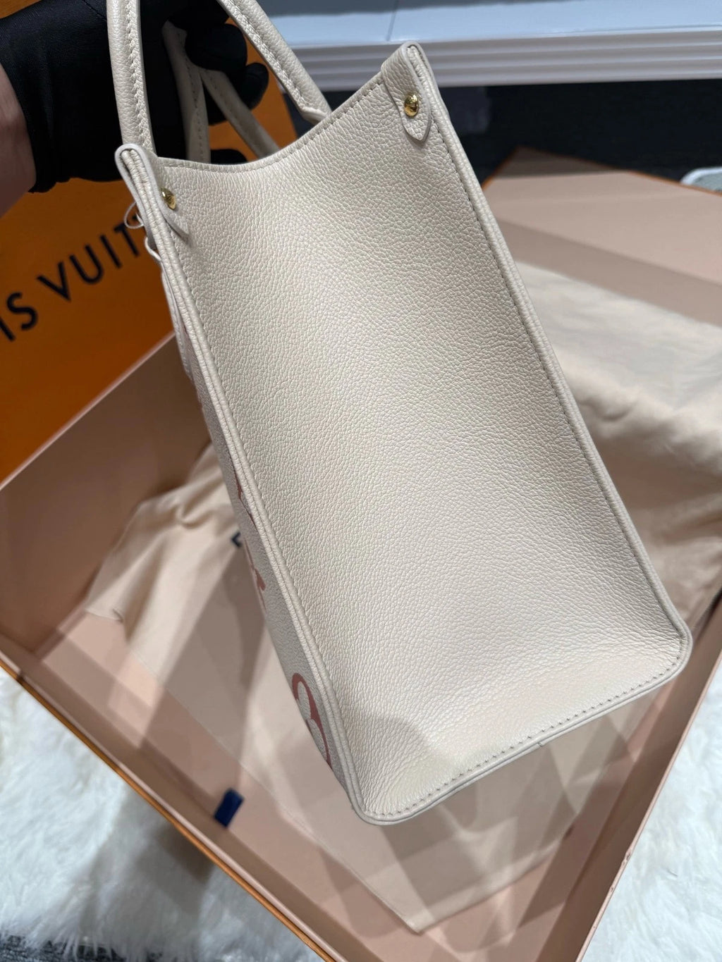 Louis Vuitton OnTheGo Tote Bag Excellent