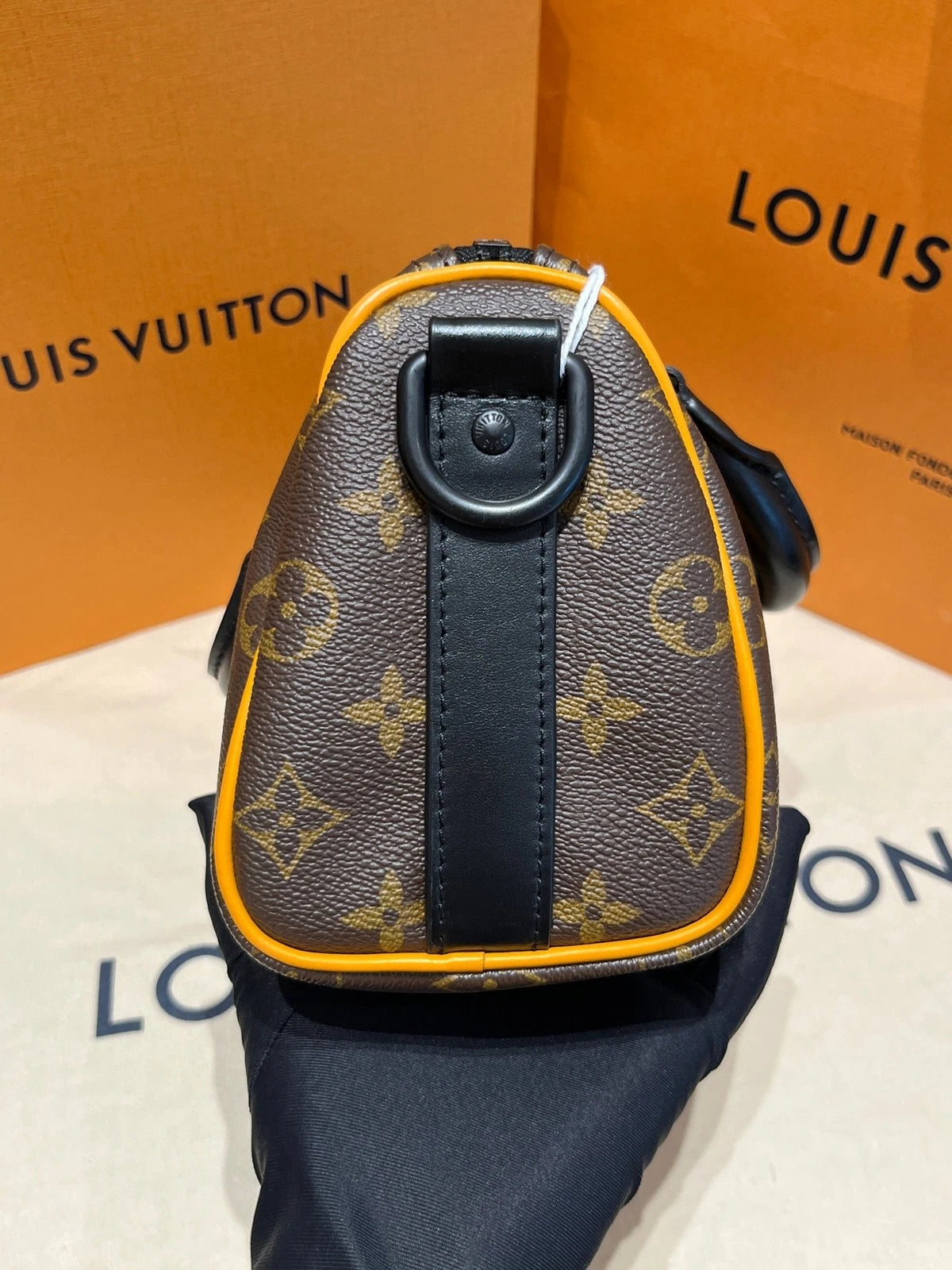 Louis Vuitton Keepall Monogram Canvas Crossbody Handbag Excellent