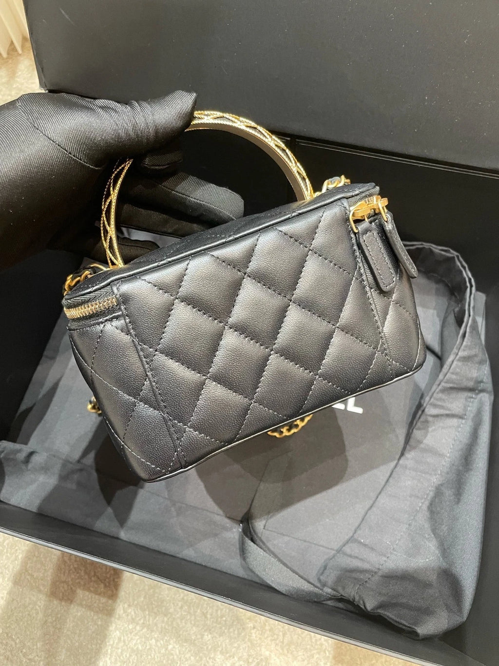CHANEL Lambskin Metal Handle Vanity Case Bag For Women