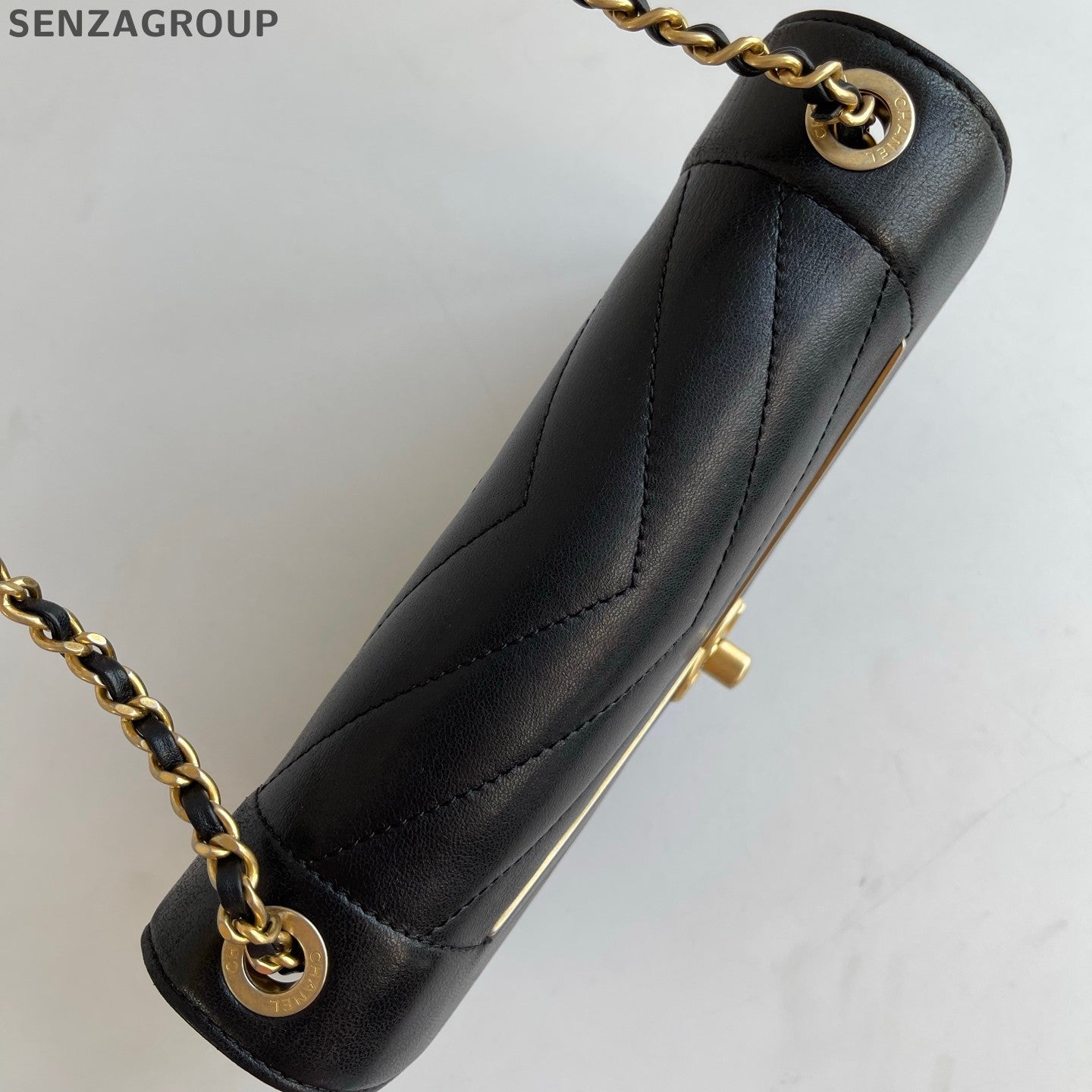 Chanel Calfskin Chain Shoulder Bag Crossbody Black Gold Chevron Women Classic