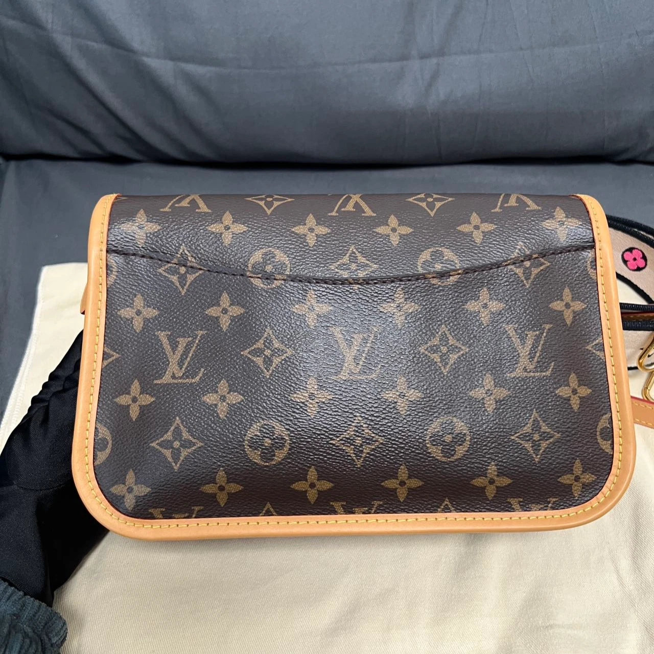 Louis Vuitton Diane Monogram Brown Gold Shoulder Bag Crossbody Excellent